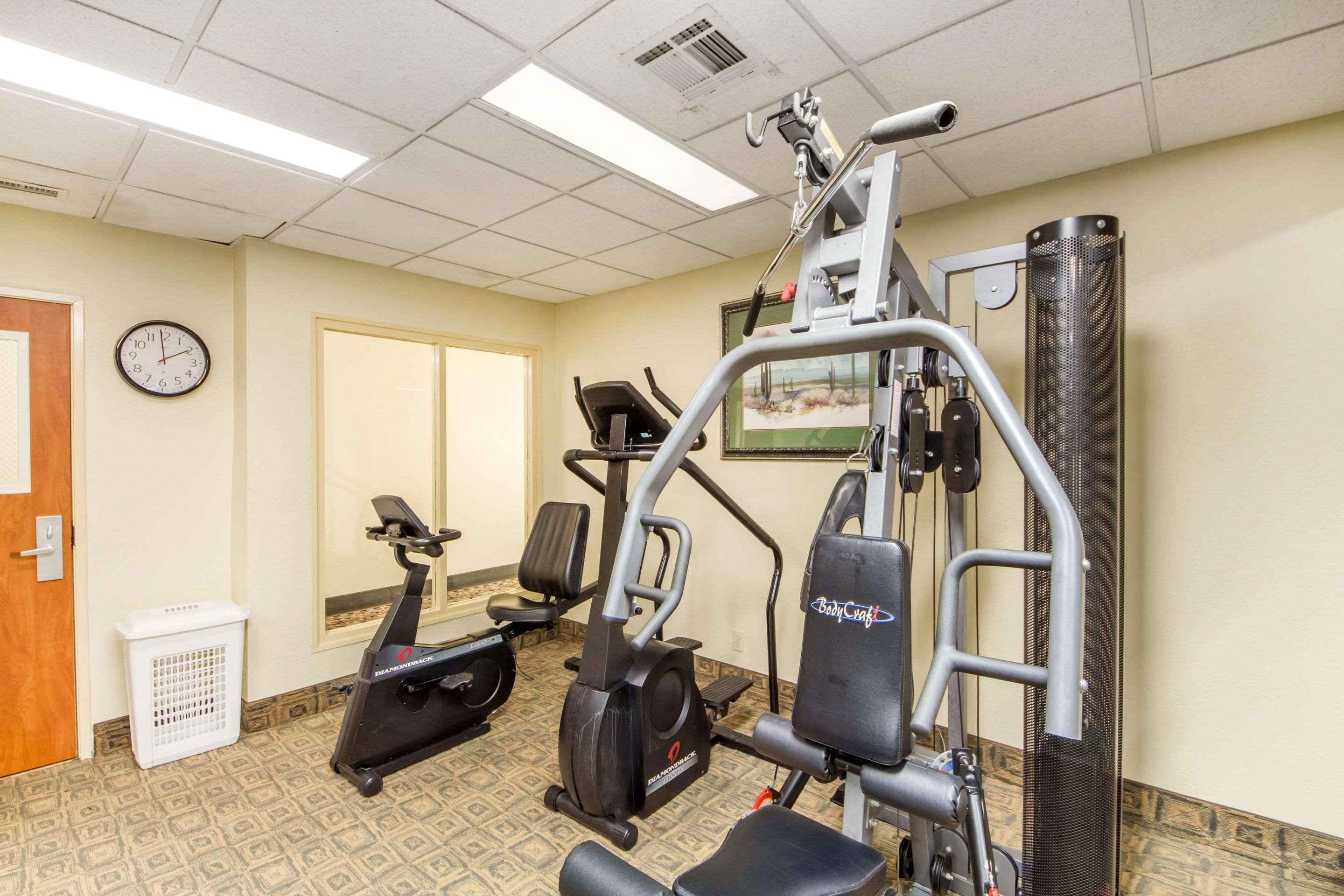 Quality Inn & Suites Midamerica Industrial Park Area Pryor Creek Ngoại thất bức ảnh